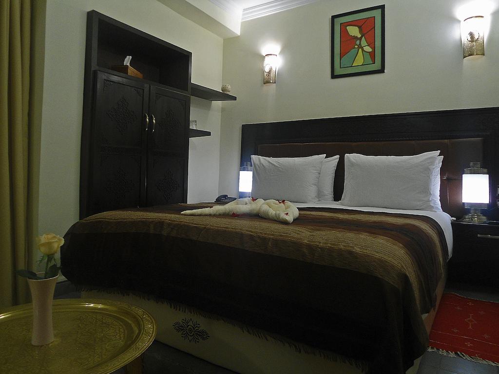 Hotel Riad Ben Atar Szavíra Kültér fotó