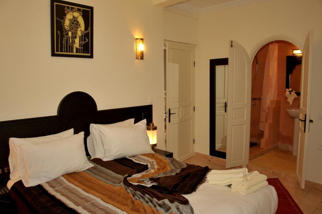 Hotel Riad Ben Atar Szavíra Kültér fotó