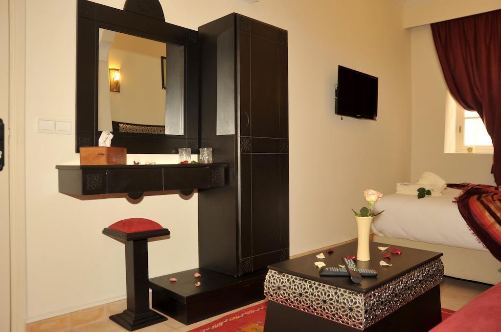 Hotel Riad Ben Atar Szavíra Kültér fotó